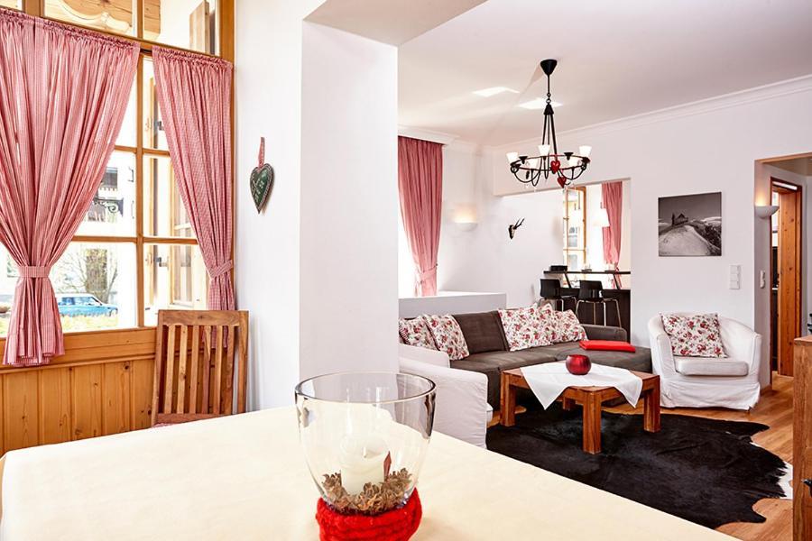 Rosenquarz Apartment การ์มิช-พาร์เทนเคียร์เชน ภายนอก รูปภาพ